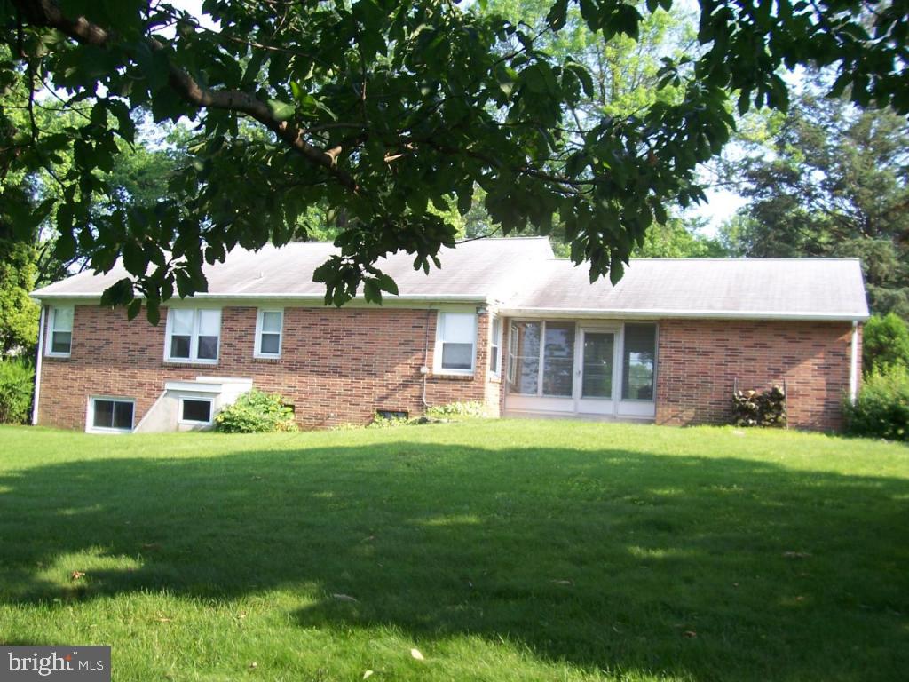 909 Cardinal Road Lancaster, PA 17601 - Photo 13 of 16 Gallery Image 13