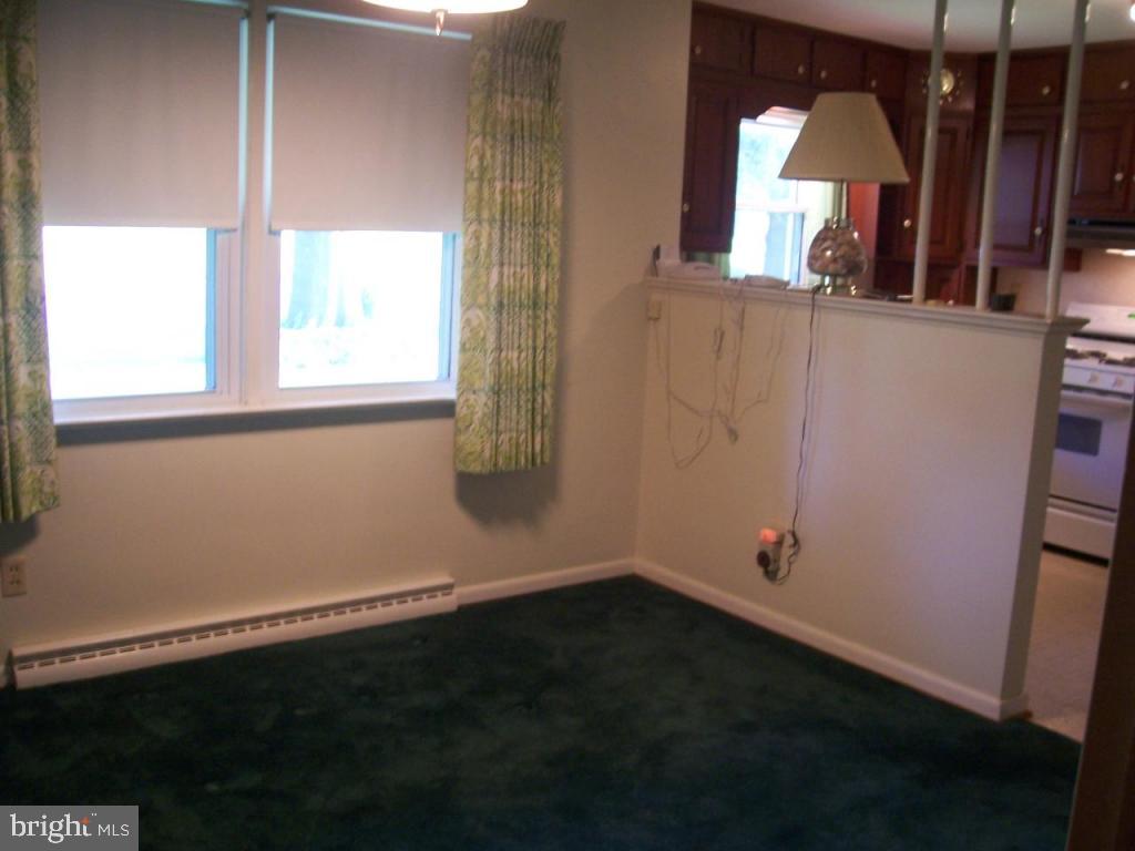 909 Cardinal Road Lancaster, PA 17601 - Photo 4 of 16 Gallery Image 4