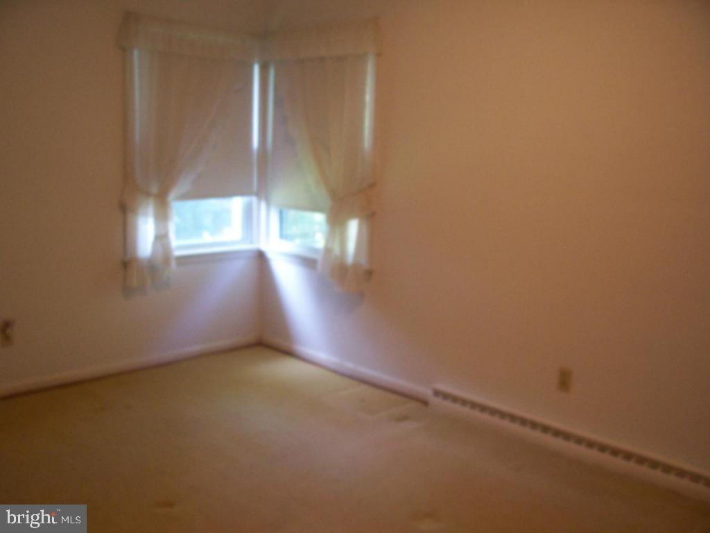 909 Cardinal Road Lancaster, PA 17601 - Photo 6 of 16 Gallery Image 6