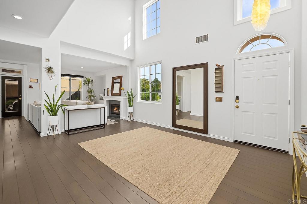 120 Venetia Way Oceanside, CA 92057 - Photo 9 of 32 a view of a living room