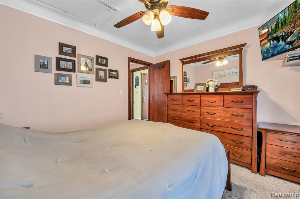 21875 Dickinson Road New Boston, MI 48164 - Photo 8 of 36