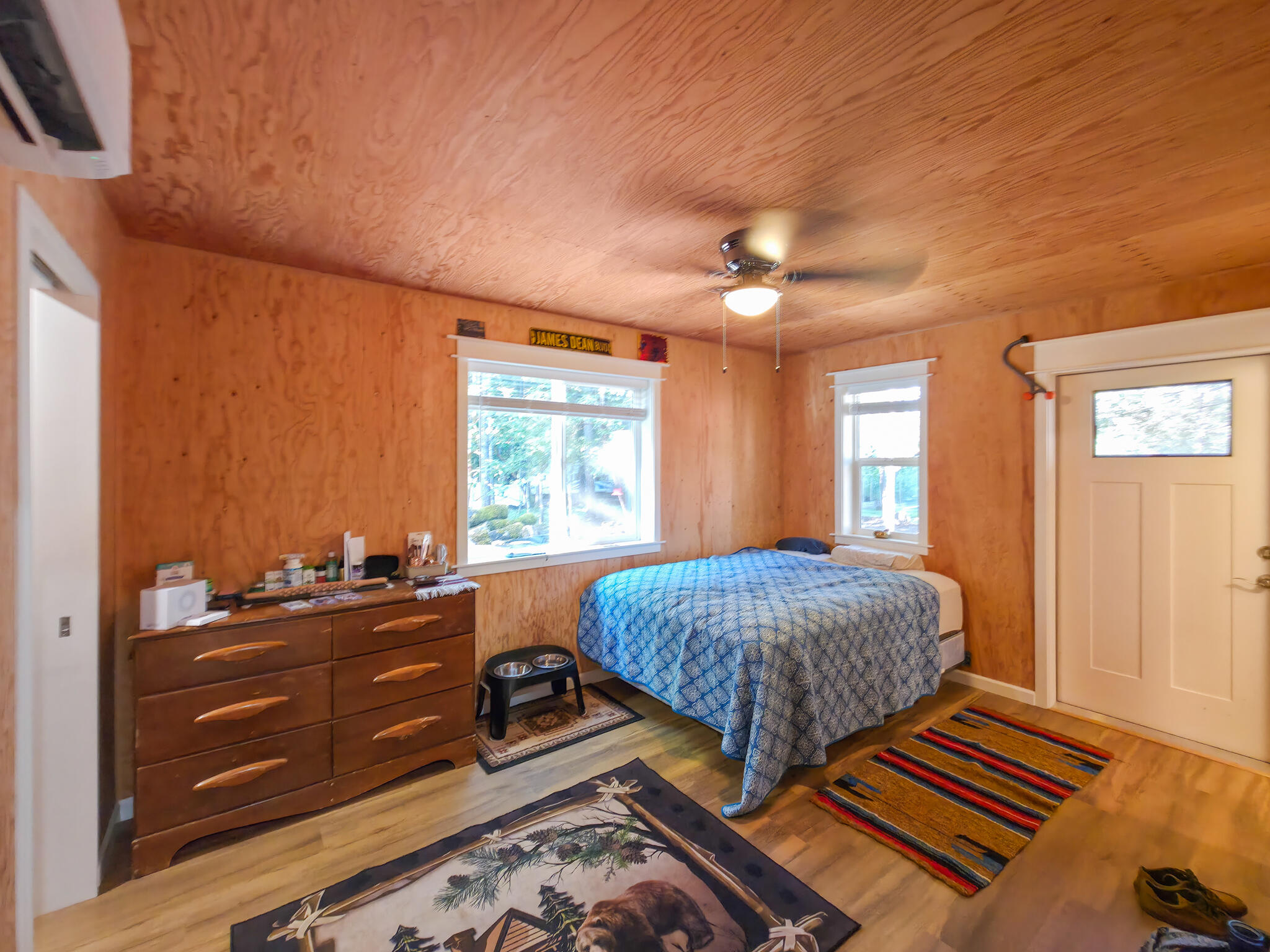 451 Stage Stop Drive Cave Junction, OR 97523 - Photo 16 of 31 primary bedroom
