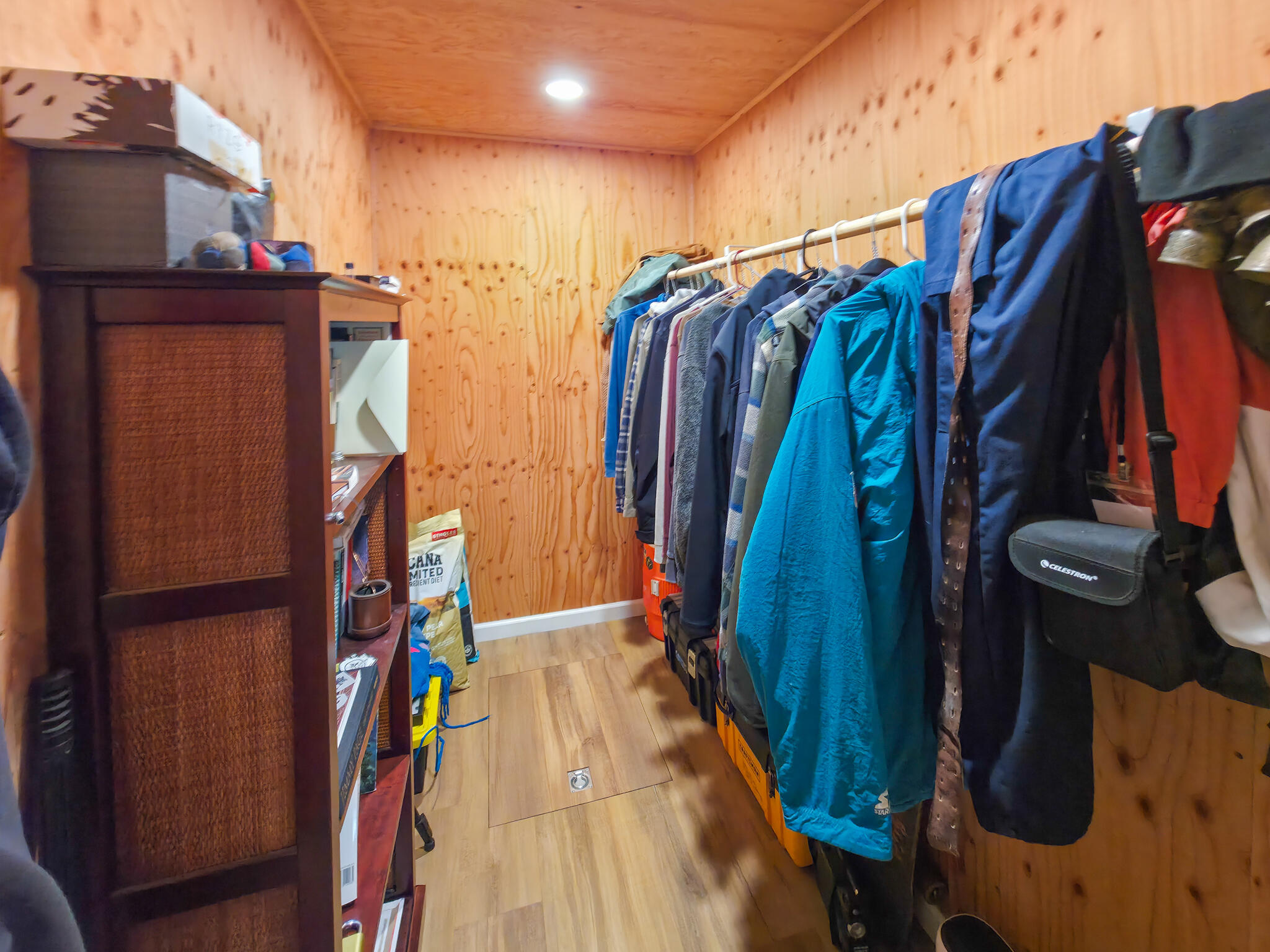 451 Stage Stop Drive Cave Junction, OR 97523 - Photo 17 of 31 primary closet with crawl space