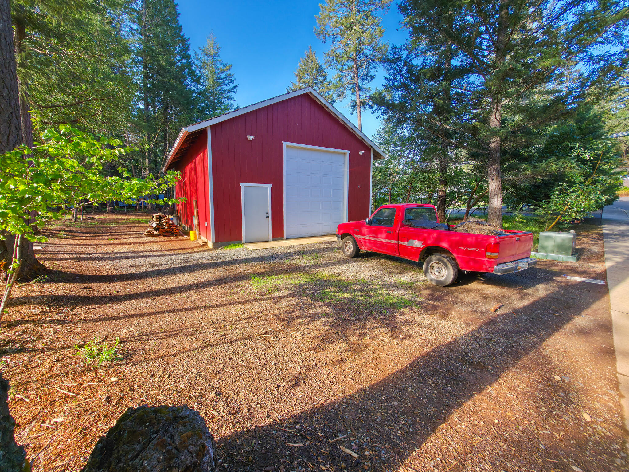 451 Stage Stop Drive Cave Junction, OR 97523 - Photo 22 of 31 lots of room to park