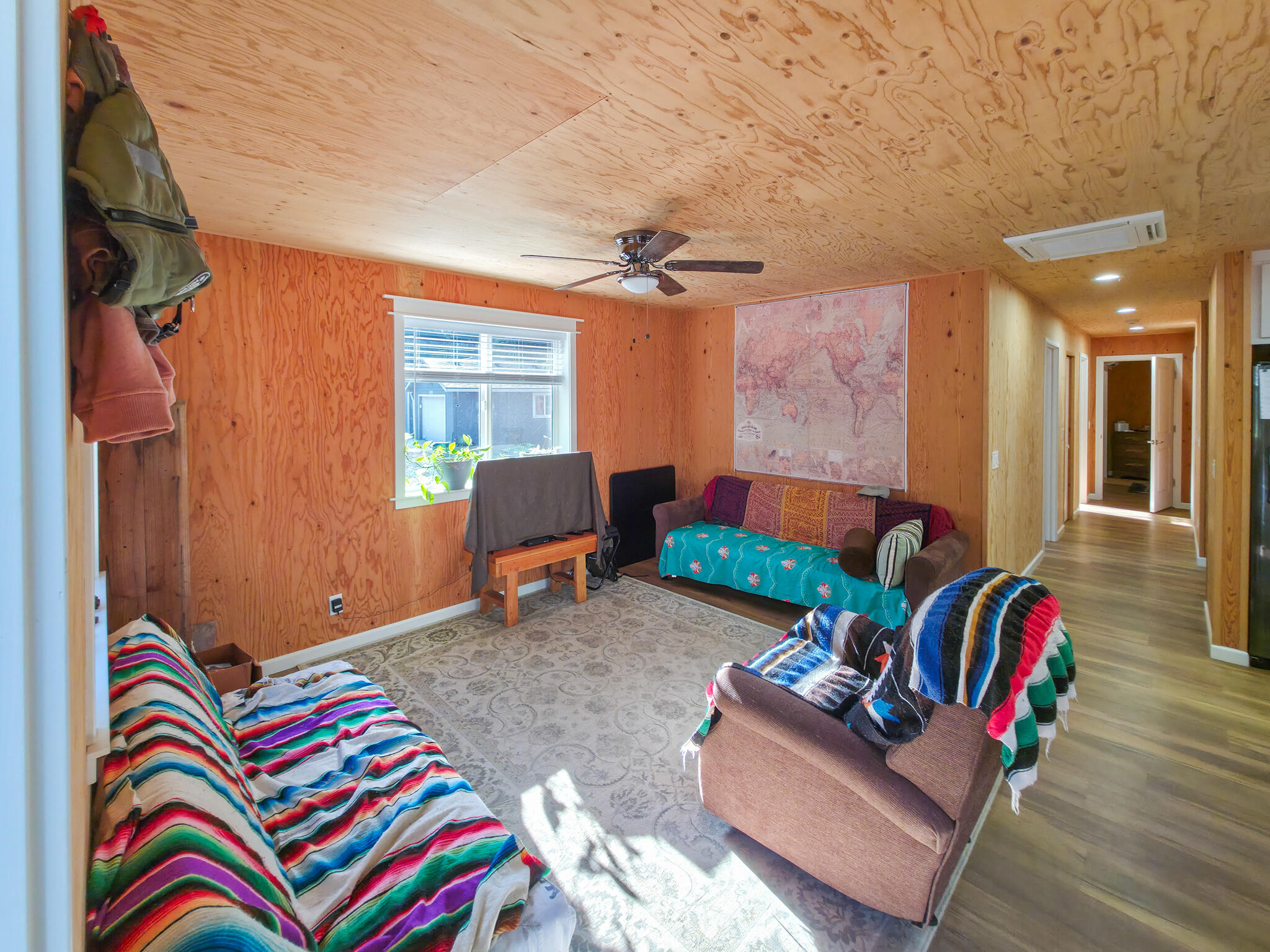 451 Stage Stop Drive Cave Junction, OR 97523 - Photo 3 of 31 living area