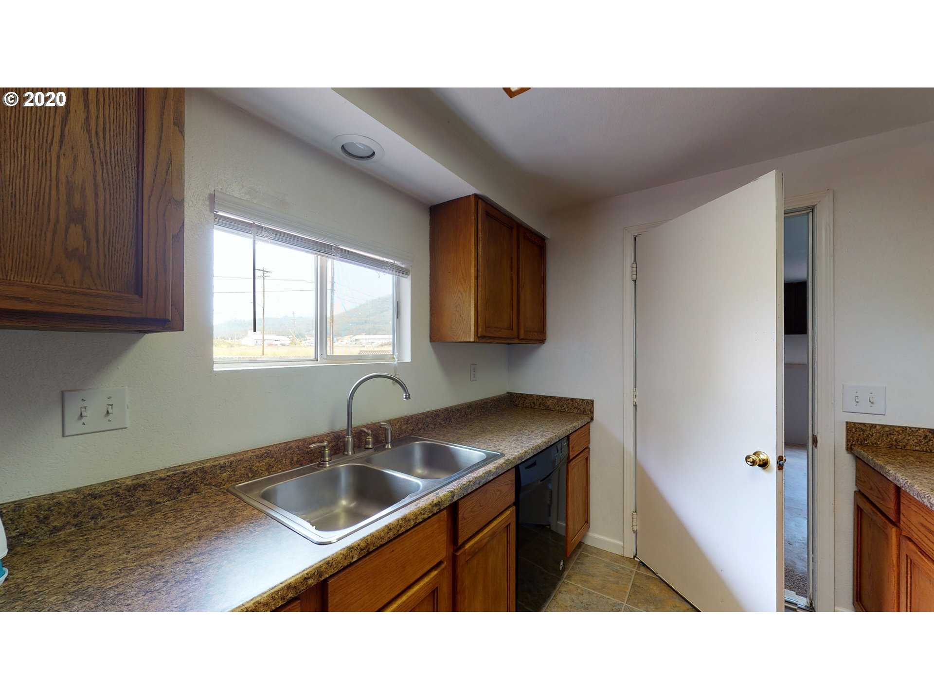 312 D Street Riddle, OR 97469 - Photo 8 of 24