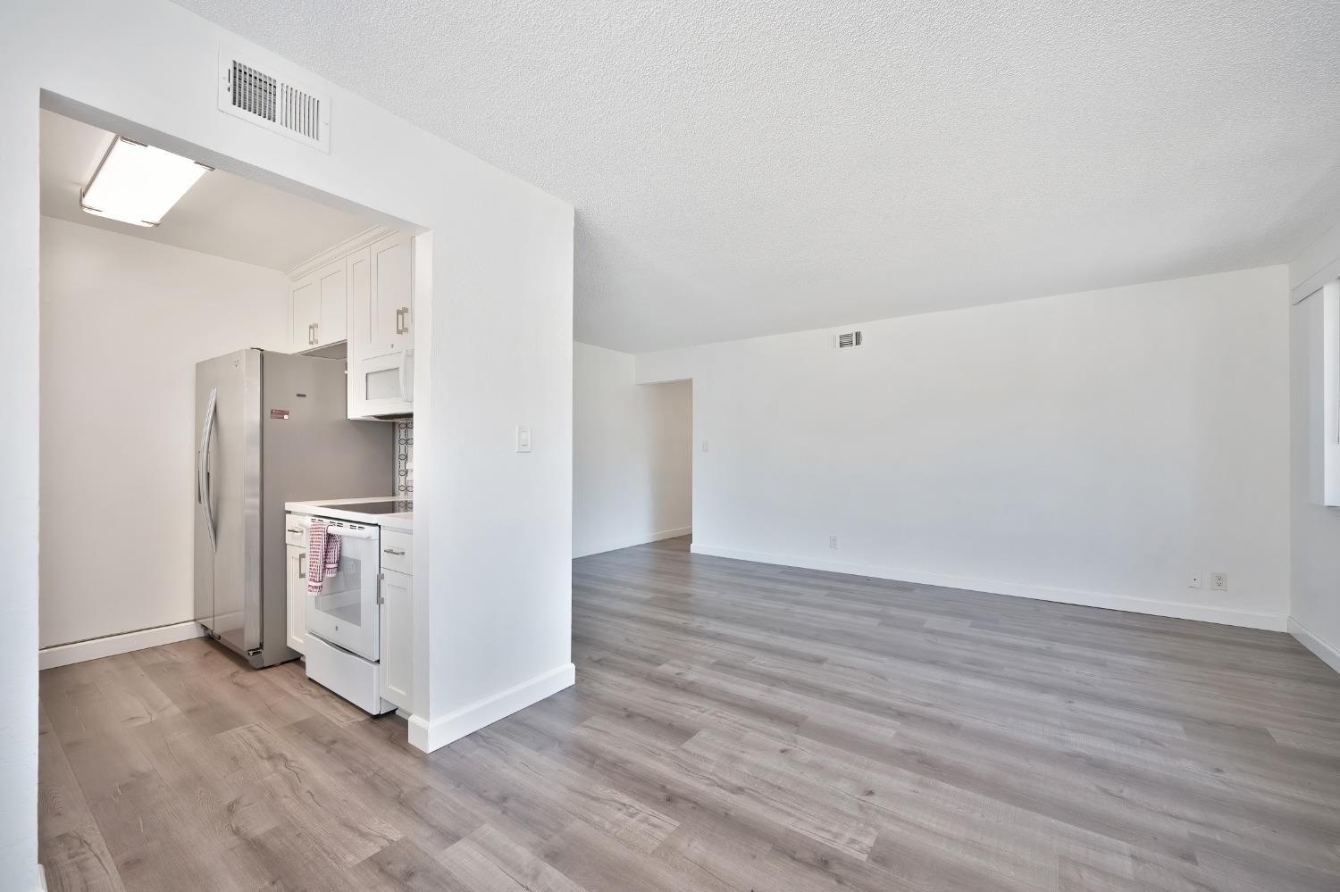10807 Coloma Road, Unit 4 Rancho Cordova, CA 95670 - Photo 1 of 1 Gallery Image 1