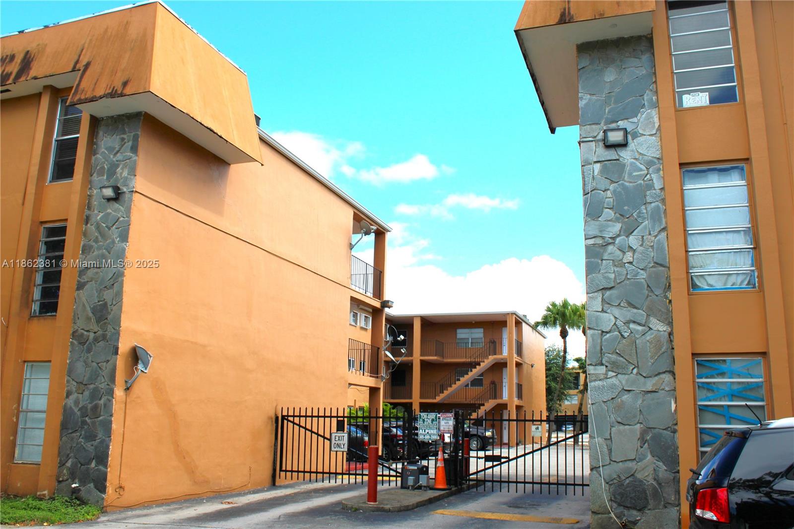1280 West 54th Street, Unit 308B Hialeah, FL 33012 - Photo 3 of 57