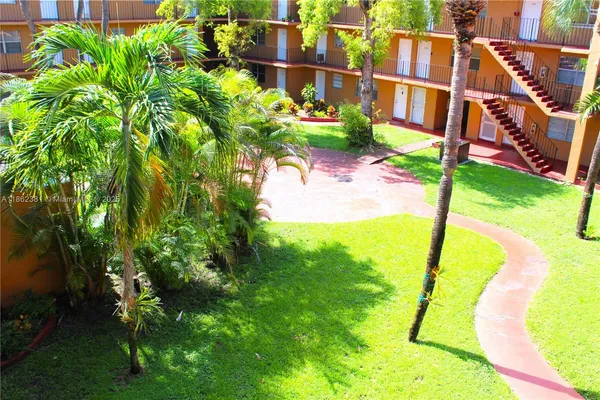 a view of a multi story building