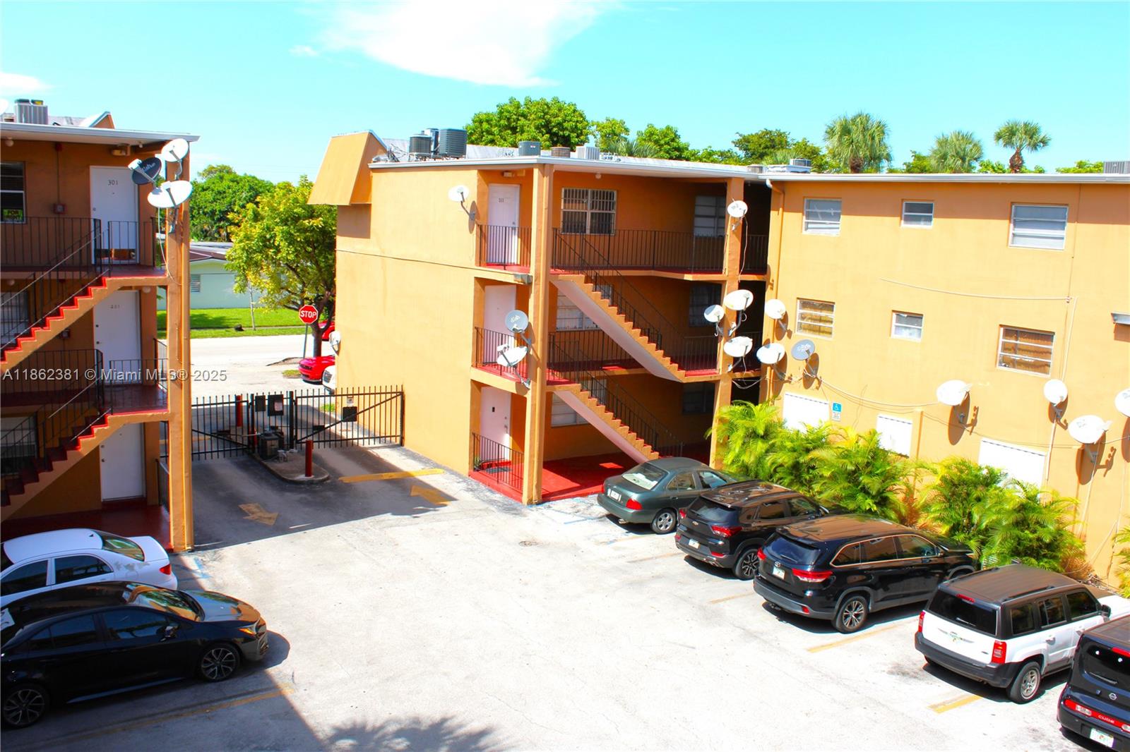 1280 West 54th Street, Unit 308B Hialeah, FL 33012 - Photo 39 of 57