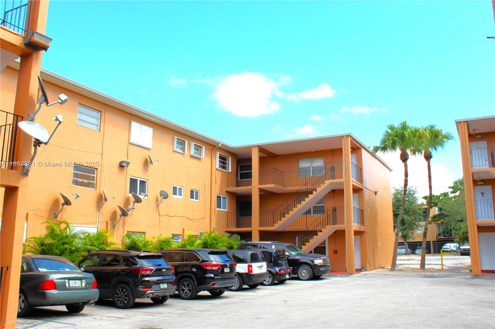 1280 West 54th Street, Unit 308B Hialeah, FL 33012 - Photo 4 of 57