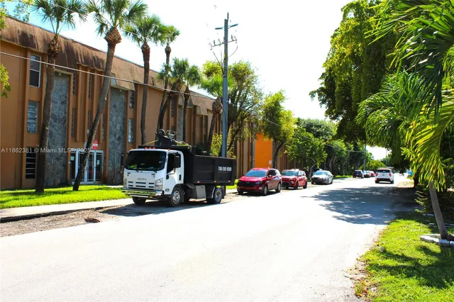 $175,000 | 1280 West 54th Street, Unit 308B, Hialeah, FL 33012