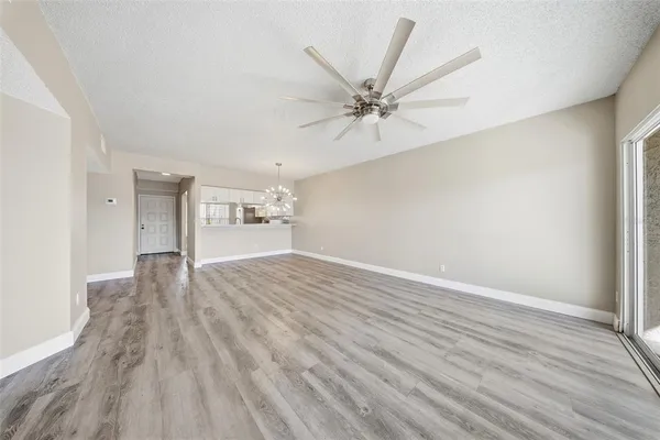 $300,000 | 6311 99th Way North, Unit 11F, St. Petersburg, FL 33708