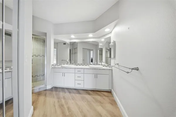 $300,000 | 6311 99th Way North, Unit 11F, St. Petersburg, FL 33708