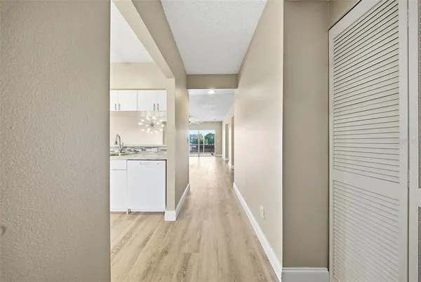 $300,000 | 6311 99th Way North, Unit 11F, St. Petersburg, FL 33708