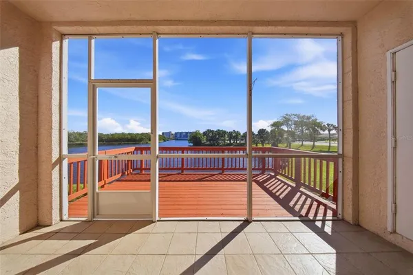 $300,000 | 6311 99th Way North, Unit 11F, St. Petersburg, FL 33708