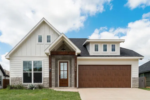 $345,999 | 109 Vaughn Meadows Drive, Tom Bean, TX 75491