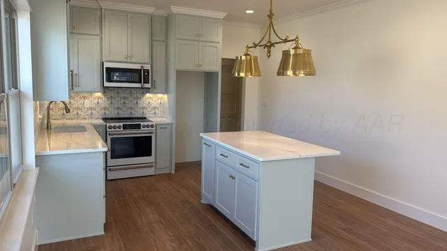 $255,000 | 310 West 3rd Street, Clarendon, TX 79226