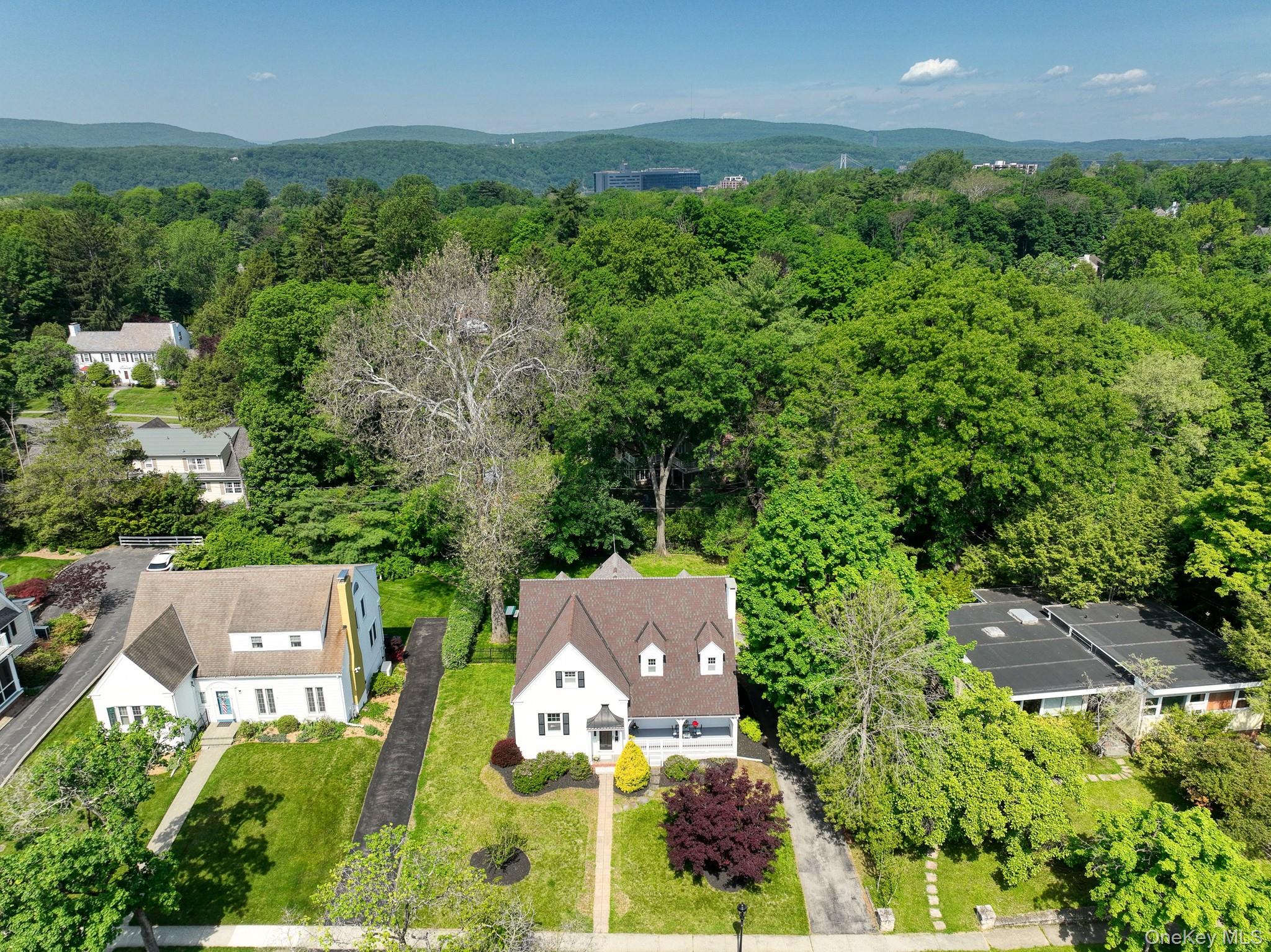 12 Gaskin Road Poughkeepsie, NY 12601 - Photo 2 of 27 12 Gaskin Rd Poughkeepsie NY