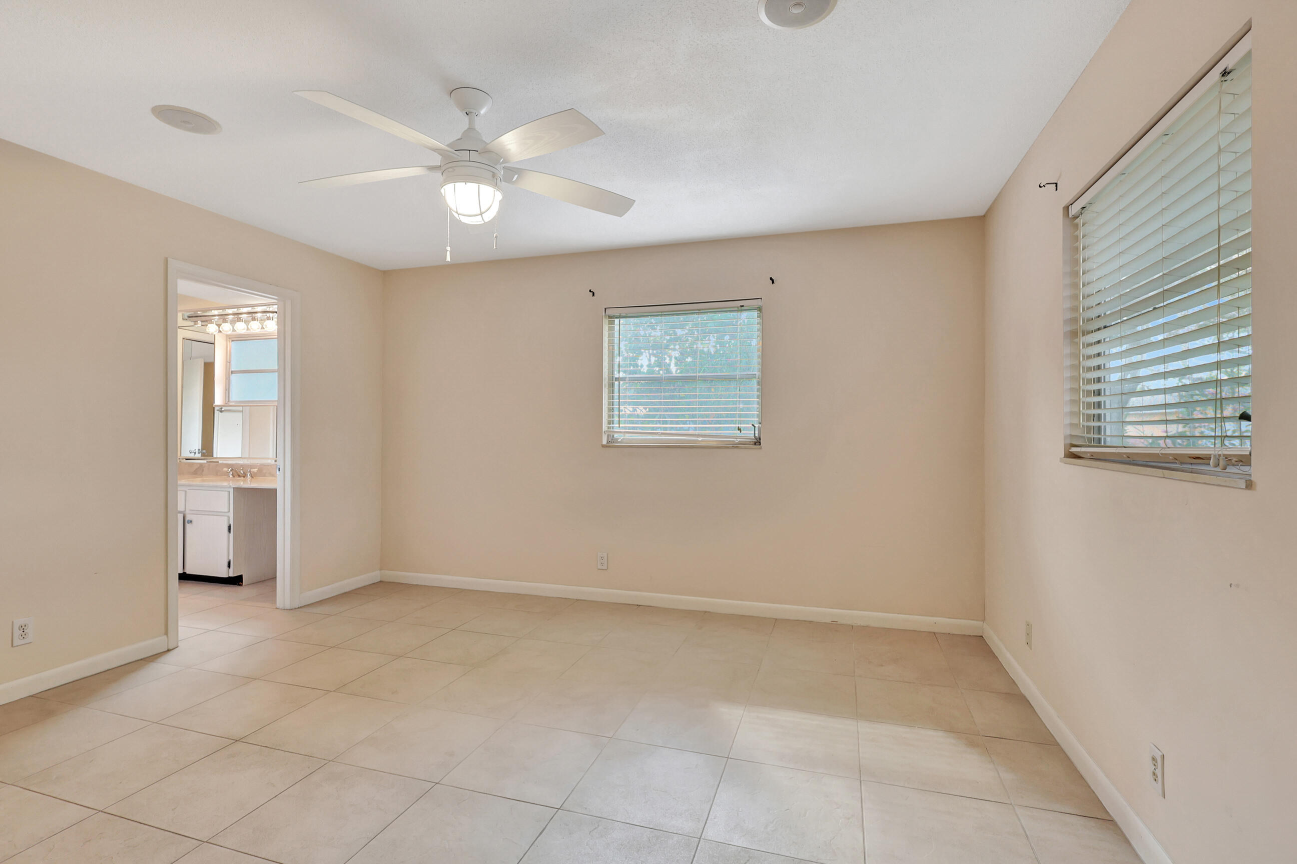 21 West Riverside Drive Jupiter, FL 33469 - Photo 22 of 53 24_21west_96