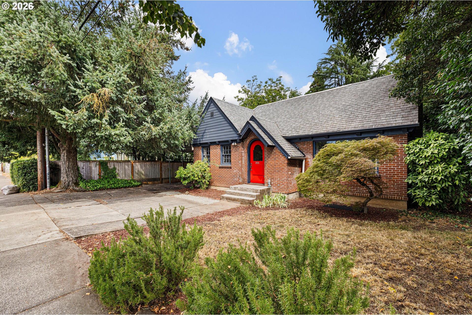 355 River Road Eugene, OR 97404 - Photo 4 of 37 Gallery Image 4