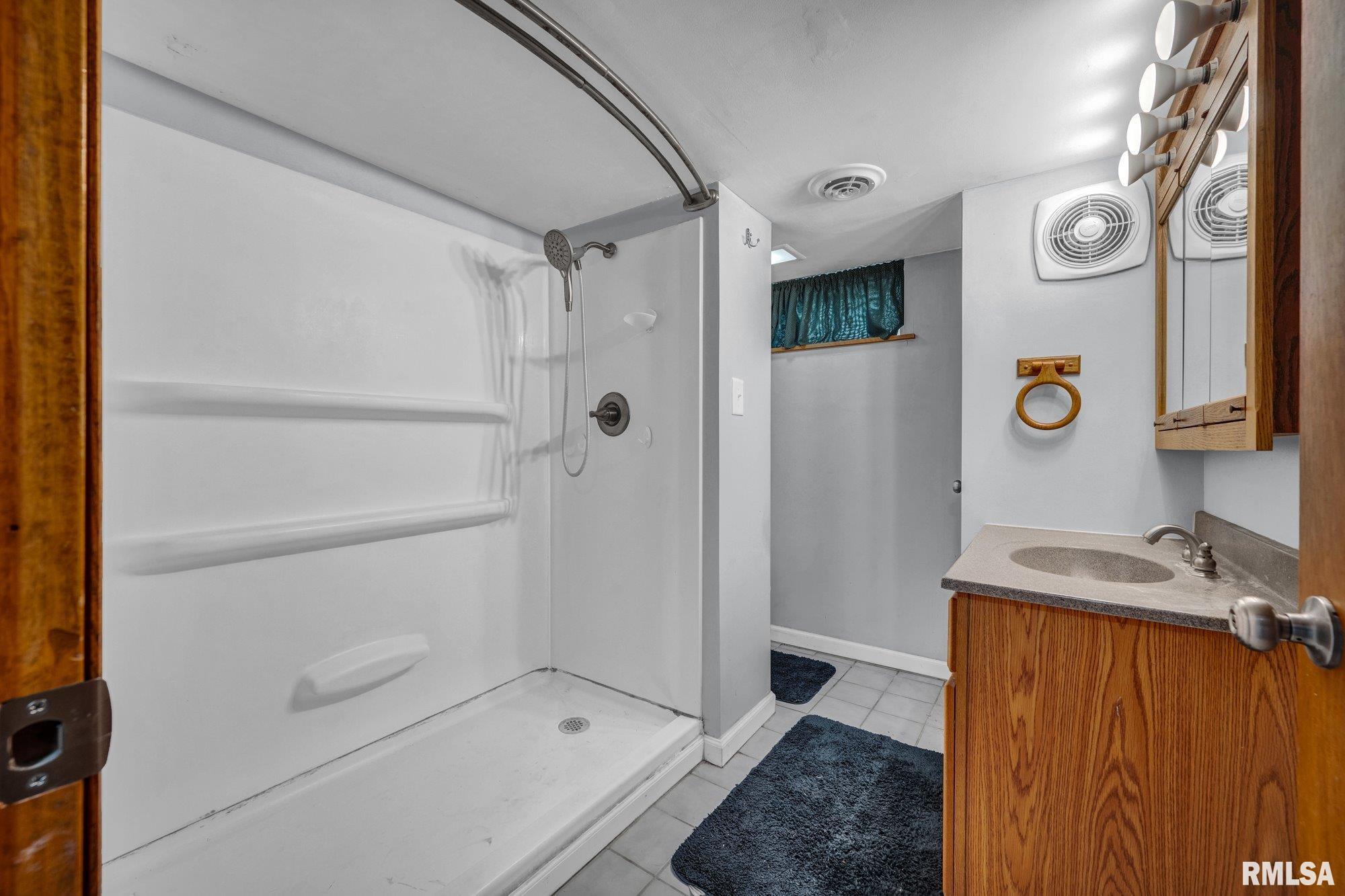 5334 North University Street Peoria, IL 61614 - Photo 22 of 25