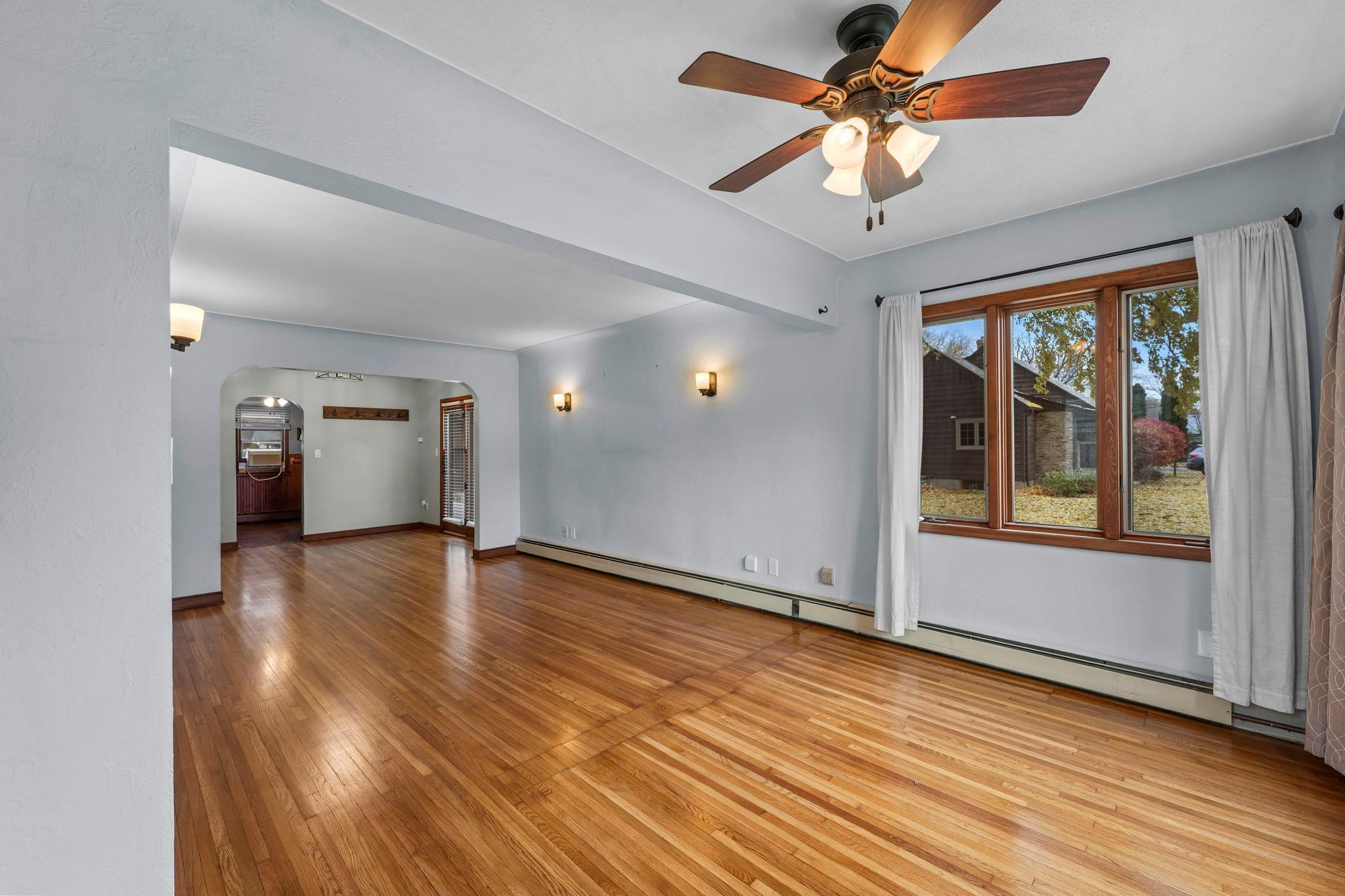 2695 Harvester Avenue Maplewood, MN 55119 - Photo 12 of 46