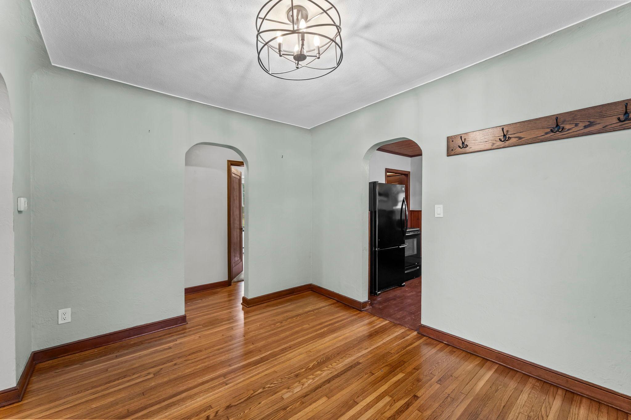 2695 Harvester Avenue Maplewood, MN 55119 - Photo 14 of 46