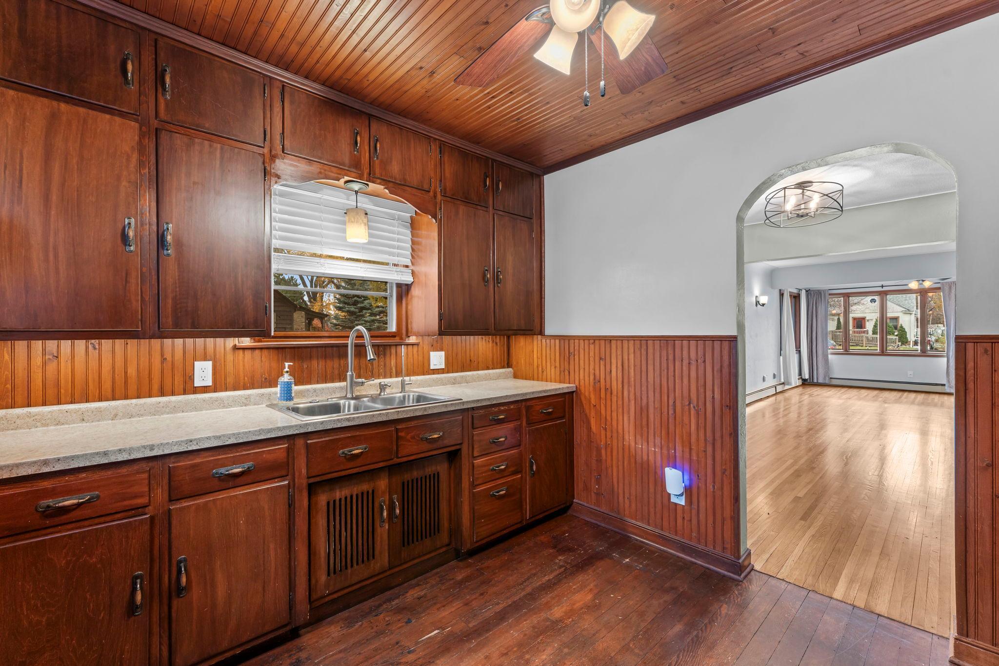 2695 Harvester Avenue Maplewood, MN 55119 - Photo 18 of 46