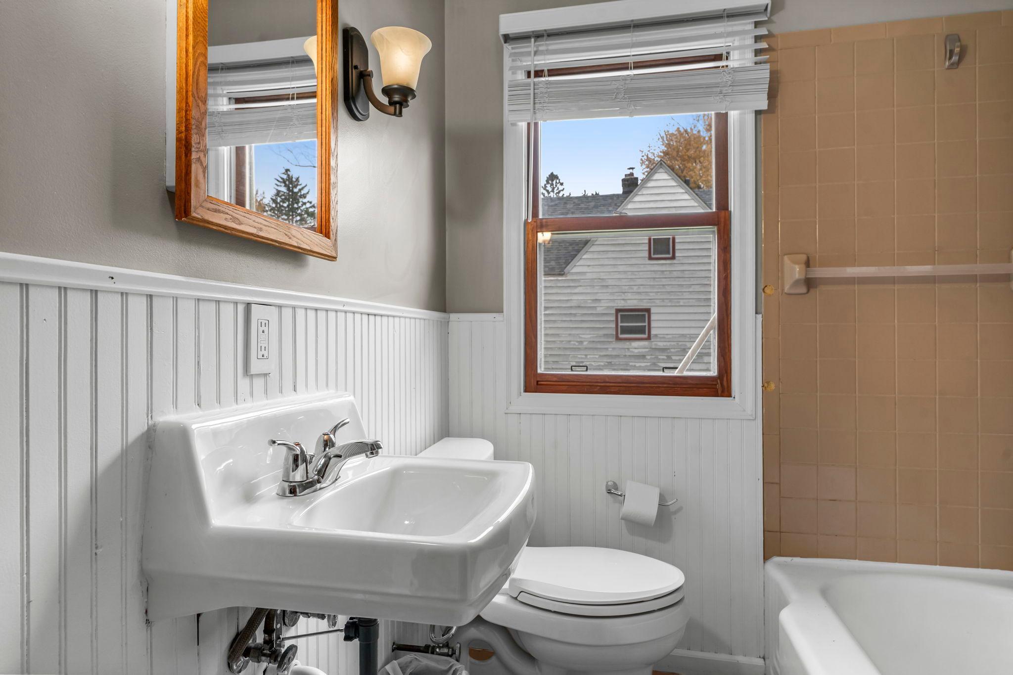 2695 Harvester Avenue Maplewood, MN 55119 - Photo 21 of 46