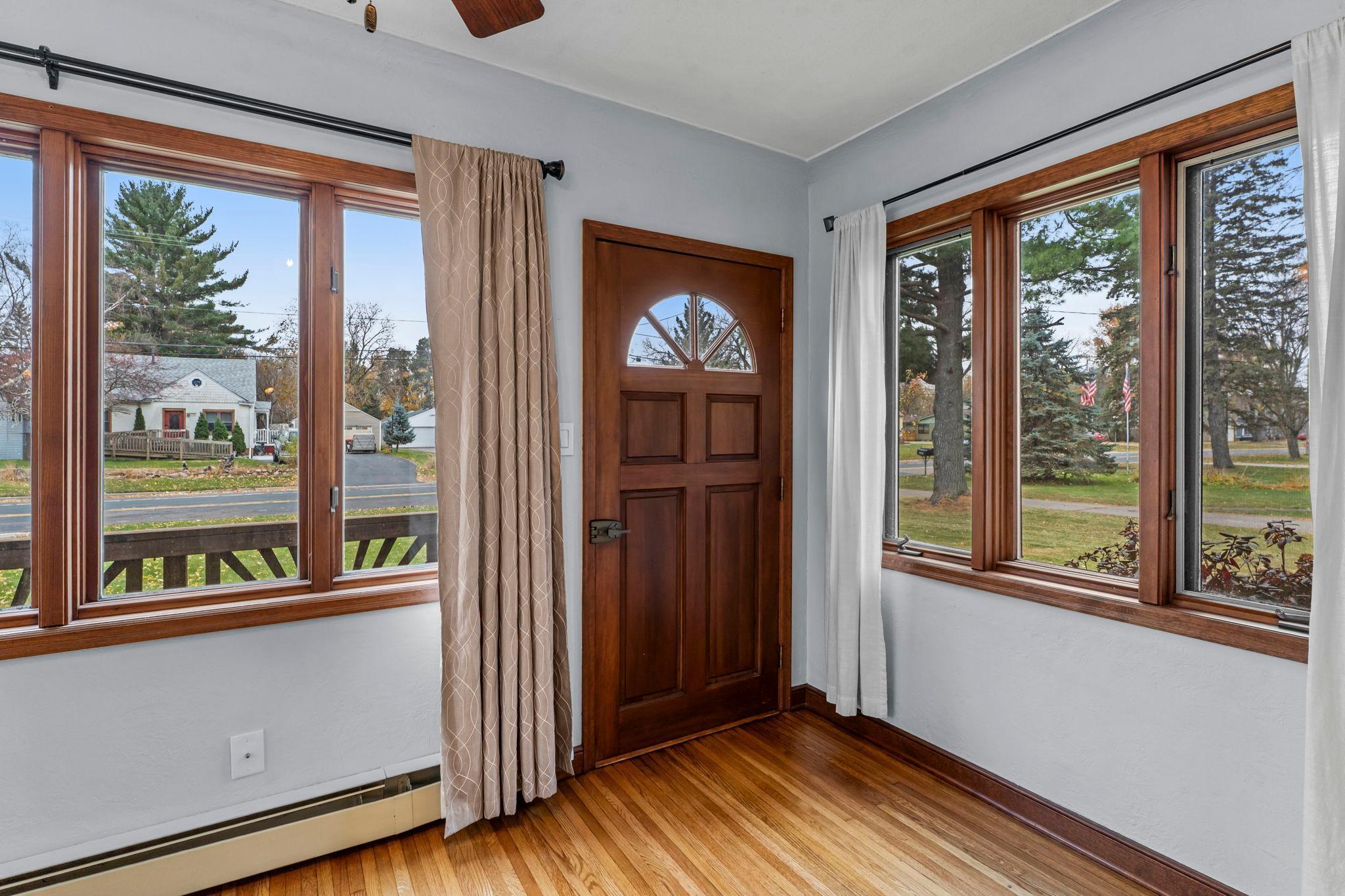 2695 Harvester Avenue Maplewood, MN 55119 - Photo 10 of 46