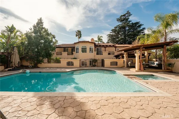 $3,499,995 | 828 South Sunset Canyon Drive, Burbank, CA 91501