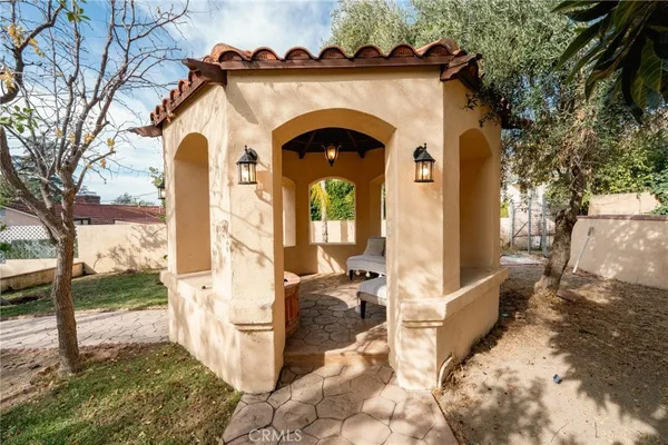 $3,499,995 | 828 South Sunset Canyon Drive, Burbank, CA 91501