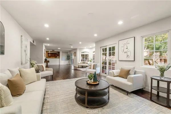 $3,499,995 | 828 South Sunset Canyon Drive, Burbank, CA 91501