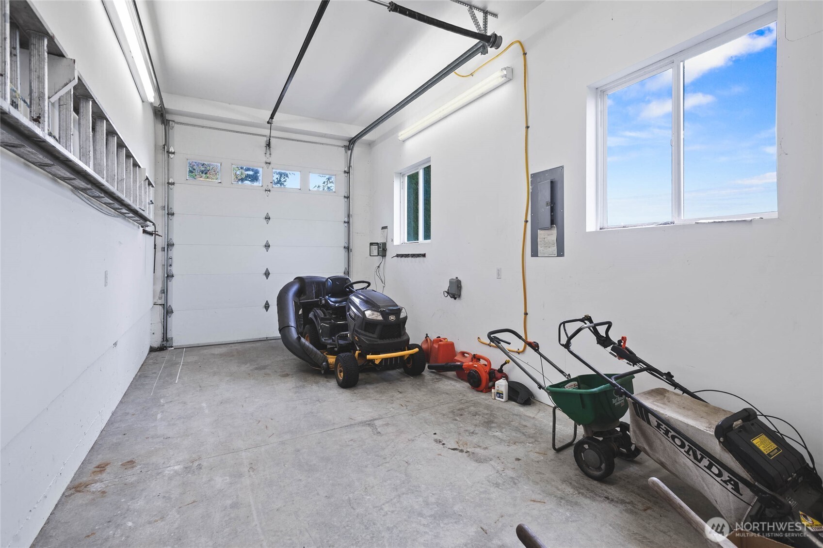 8661 Southridge Place Anacortes, WA 98221 - Photo 30 of 39 a view of a room with gym equipment