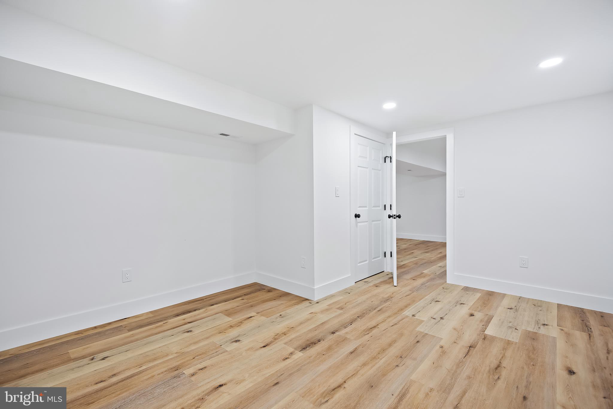 11927 Appling Valley Road Fairfax, VA 22030 - Photo 109 of 115 Gallery Image 109