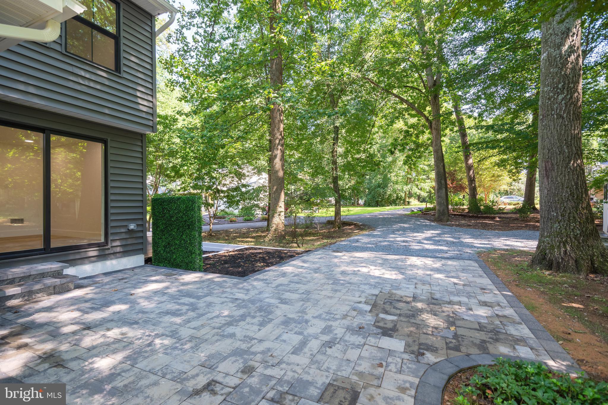 11927 Appling Valley Road Fairfax, VA 22030 - Photo 11 of 115 Gallery Image 11