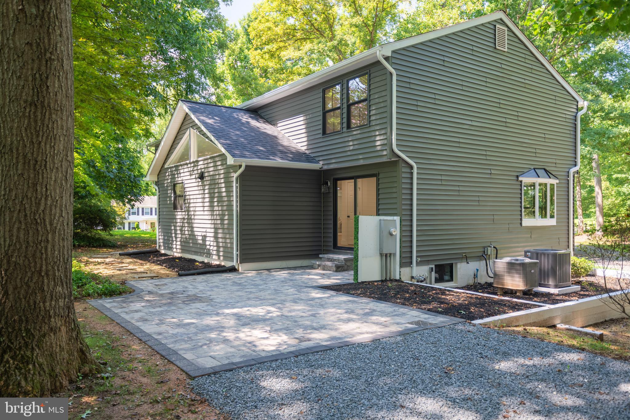 11927 Appling Valley Road Fairfax, VA 22030 - Photo 9 of 115 Gallery Image 9