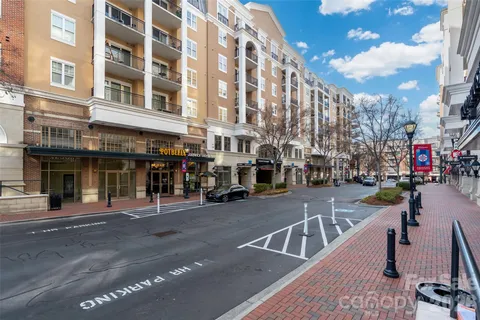 $389,999 | 4620 Piedmont Row Drive, Unit 415, Charlotte, NC 28210