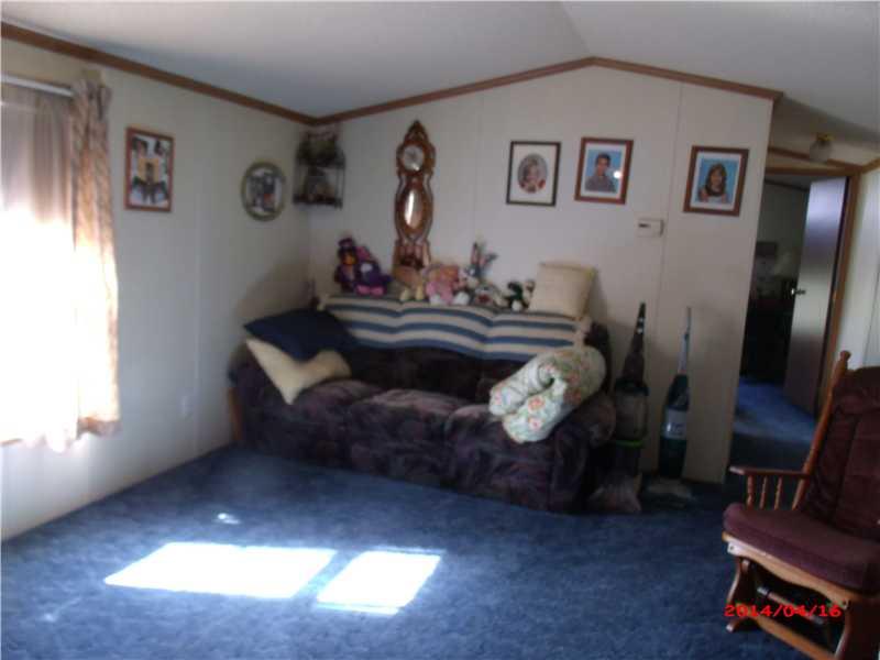 222 Cornetti Road Fenelton, PA 16034 - Photo 6 of 15 Living Room.