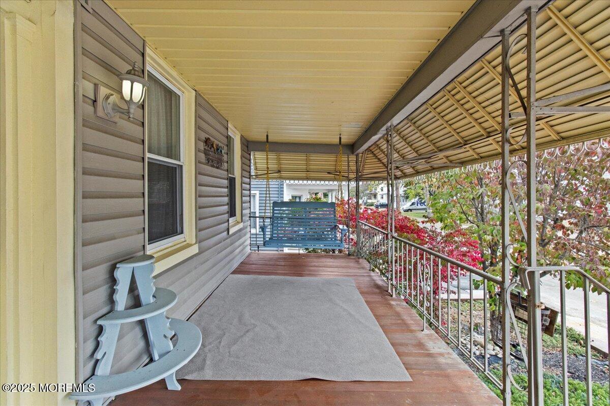 73 2nd Street Keyport, NJ 07735 - Photo 3 of 49 25-IMG_0484
