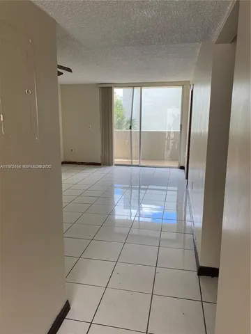 $2,100 | 10090 Northwest 80th Court, Unit 1442, Hialeah Gardens, FL 33016