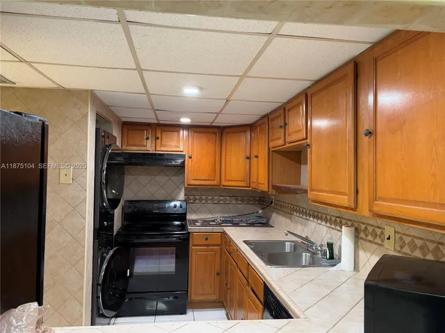 $2,100 | 10090 Northwest 80th Court, Unit 1442, Hialeah Gardens, FL 33016