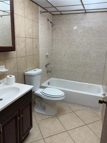 $2,100 | 10090 Northwest 80th Court, Unit 1442, Hialeah Gardens, FL 33016