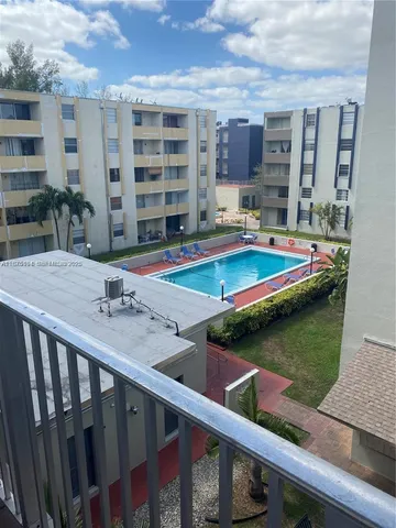 $2,100 | 10090 Northwest 80th Court, Unit 1442, Hialeah Gardens, FL 33016