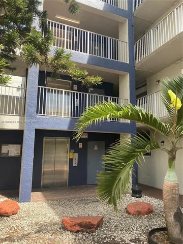$2,100 | 10090 Northwest 80th Court, Unit 1442, Hialeah Gardens, FL 33016