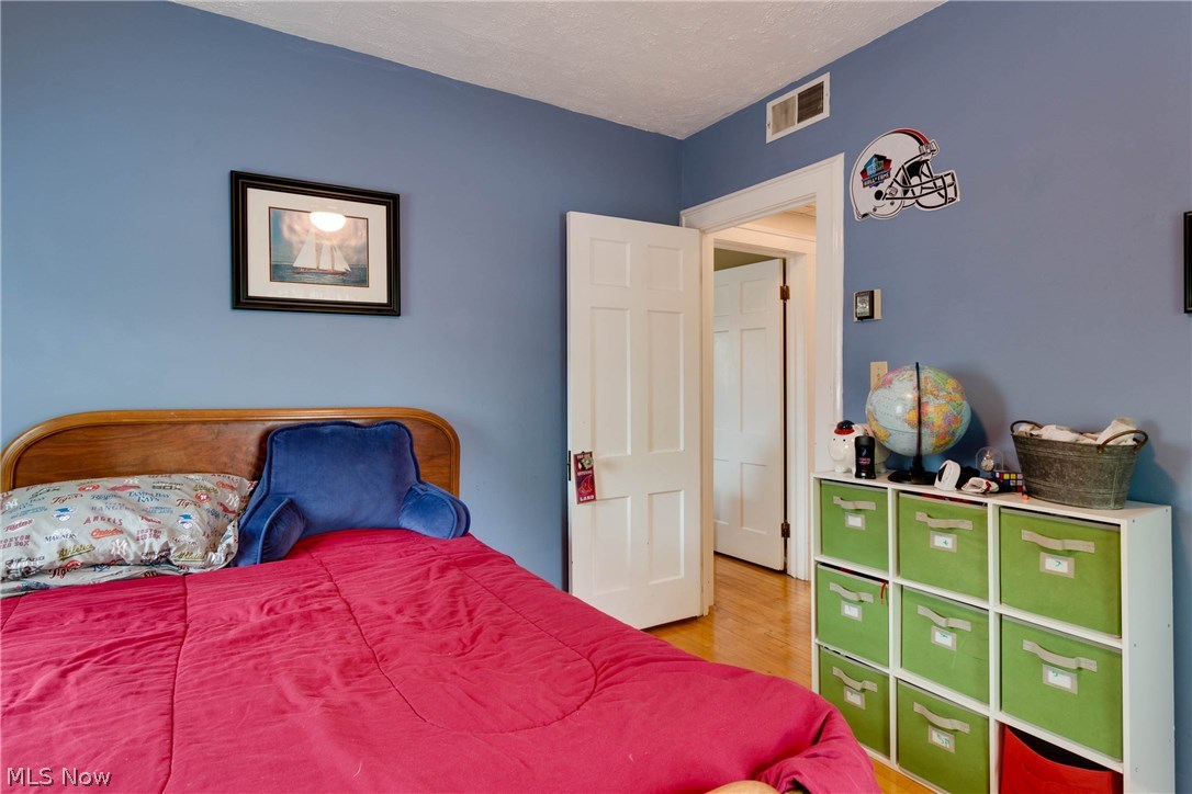 17407 Neff Road Cleveland, OH 44119 - Photo 26 of 35 Good night, sweet dreams...