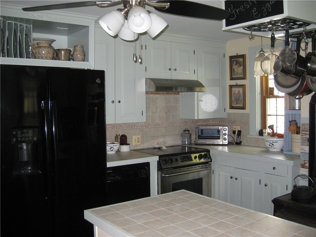710 Maple Valley Road Coventry, RI 02827 - Photo 8 of 40