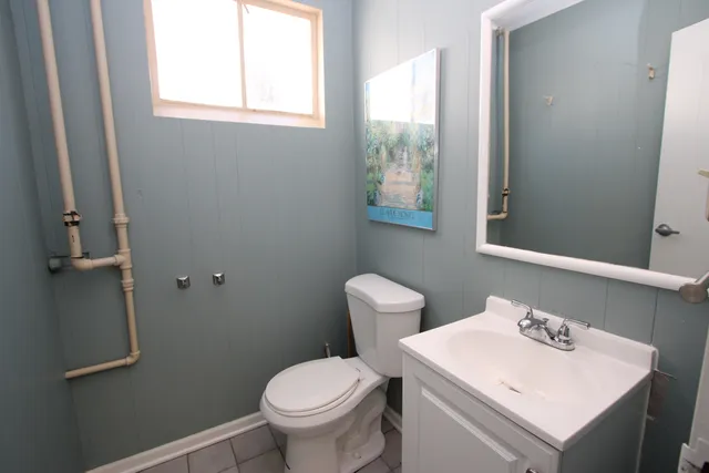 $1,350 | 52 East Main Street, Lake Zurich, IL 60047