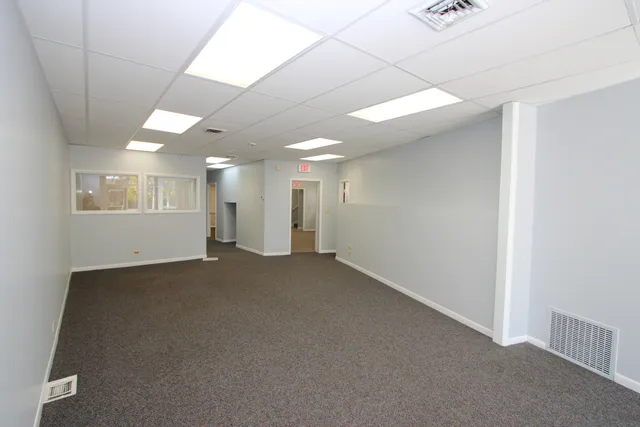 a view of empty room with window